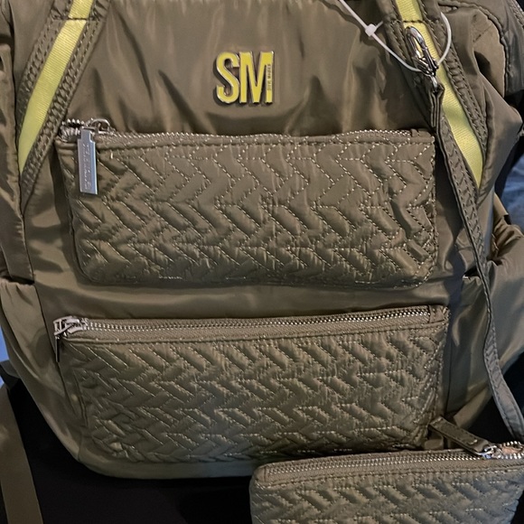 Steve Madden Backpack olive colored Bkorbyn bag - Picture 2 of 6